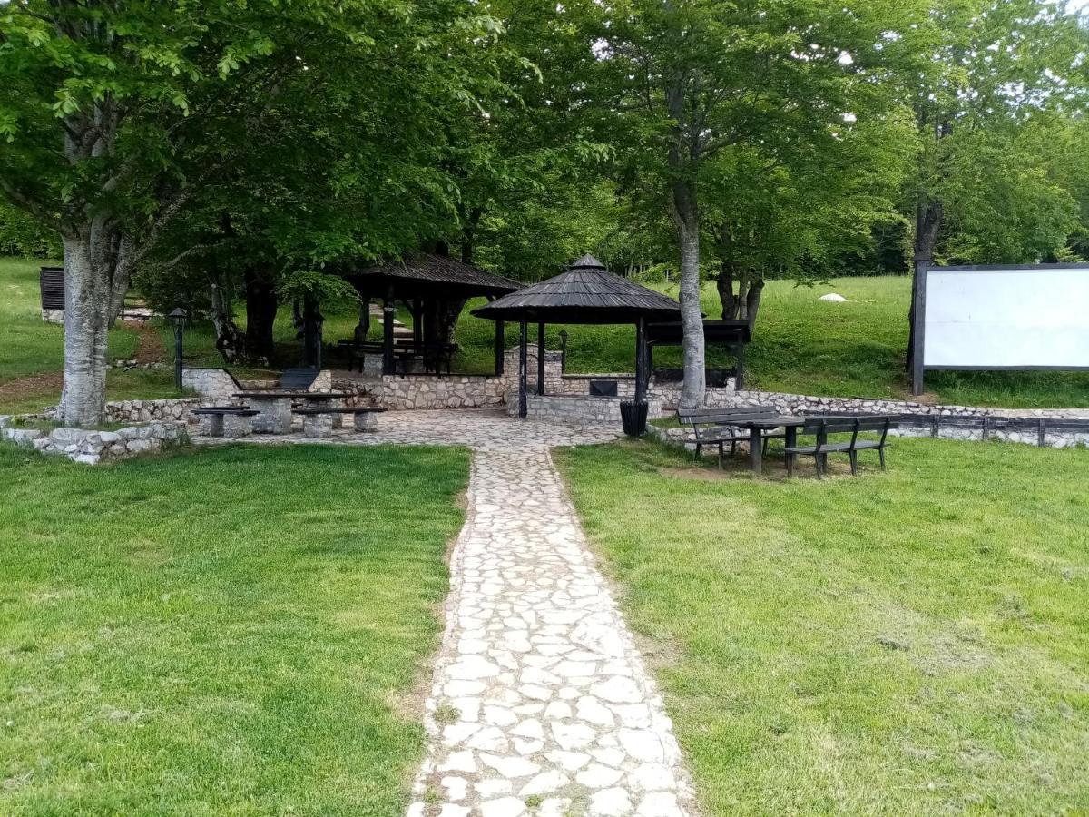 Apartment Azra - Sarajevo, Ilidza Bagian luar foto