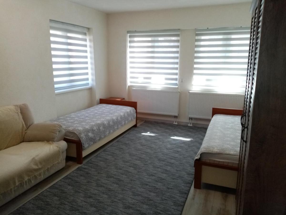 Apartment Azra - Sarajevo, Ilidza Bagian luar foto
